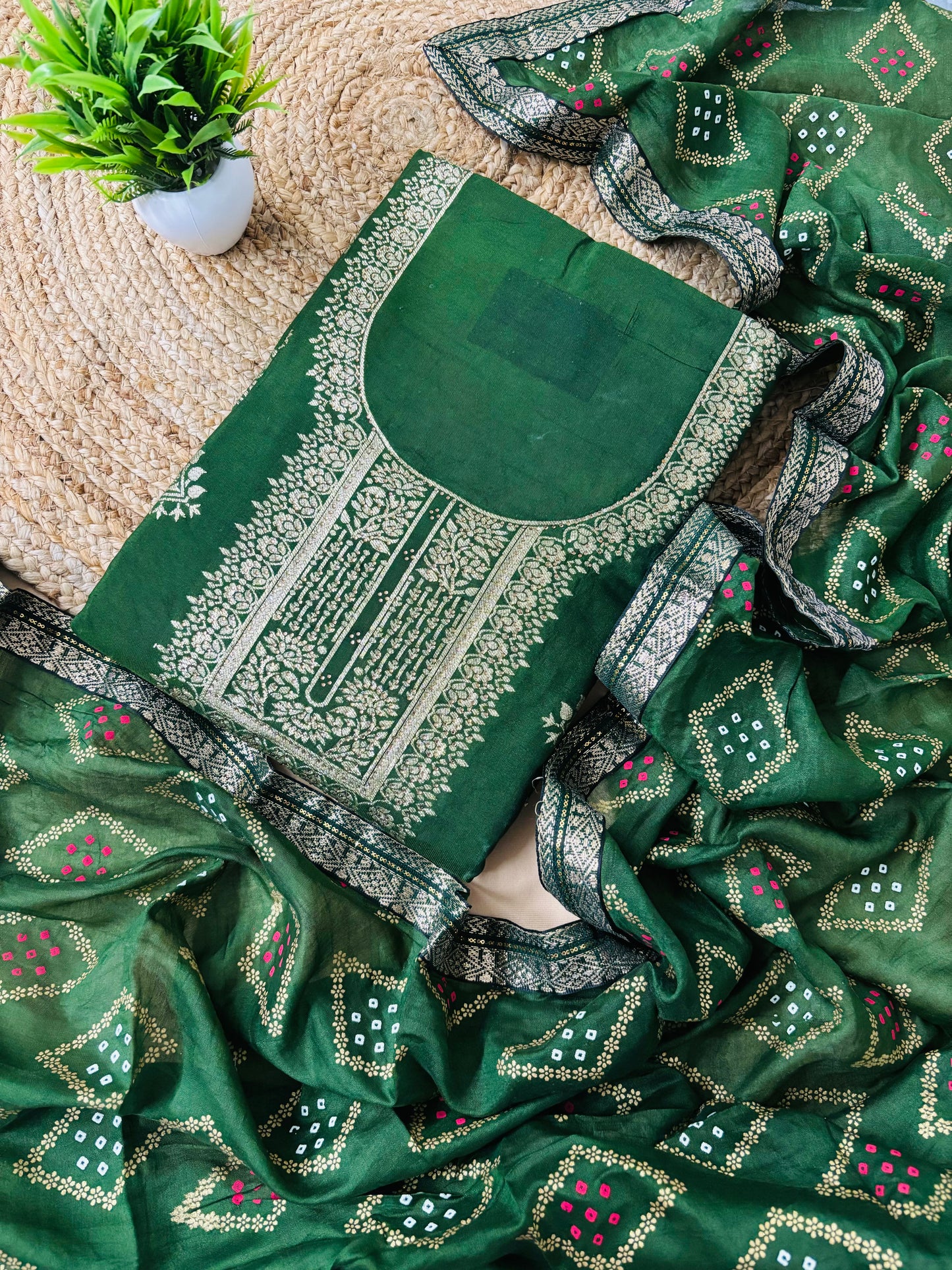 Banarasi Linen Suit set With Bandhani Dupatta-Green